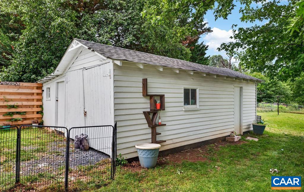 1611 BARTERBROOK RD, STAUNTON, Virginia 24401, 2 Bedrooms Bedrooms, ,1 BathroomBathrooms,Residential,1611 BARTERBROOK RD,679157 MLS # 679157 1611 BARTERBROOK RD, STAUNTON, Virginia 24401, 2 Bedrooms Bedrooms, ,1 BathroomBathrooms,Residential,1611 BARTERBROOK RD,679157 MLS # 679157