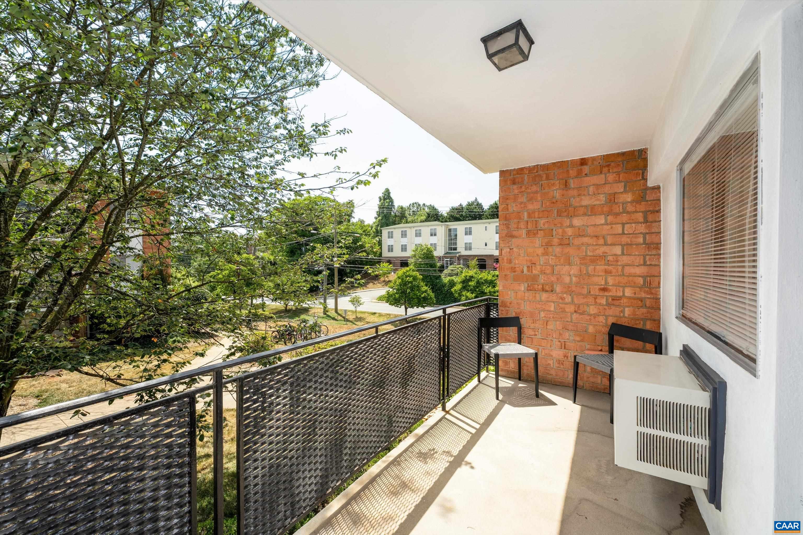 1800 JEFFERSON PARK AVE, CHARLOTTESVILLE, Virginia 22903, 1 Bedroom Bedrooms, ,1 BathroomBathrooms,Residential,1800 Jefferson Park Avenue #5,1800 JEFFERSON PARK AVE,679158 MLS # 679158