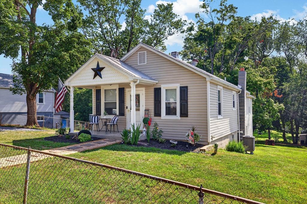 1817 ORCHARD LN, STAUNTON, Virginia 24401, 3 Bedrooms Bedrooms, ,1 BathroomBathrooms,Residential,1817 ORCHARD LN,679159 MLS # 679159