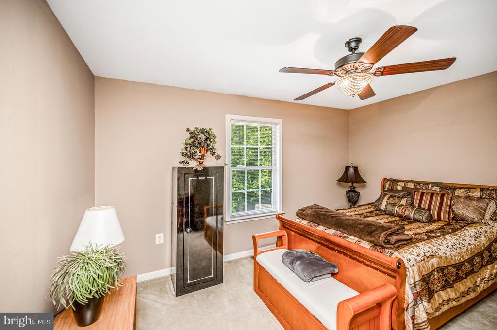 4203 HIDDEN OAK LN, BEALETON, Virginia 22712, 5 Bedrooms Bedrooms, ,3 BathroomsBathrooms,Residential,4203 HIDDEN OAK LN,VAFQ2022812 MLS # VAFQ2022812