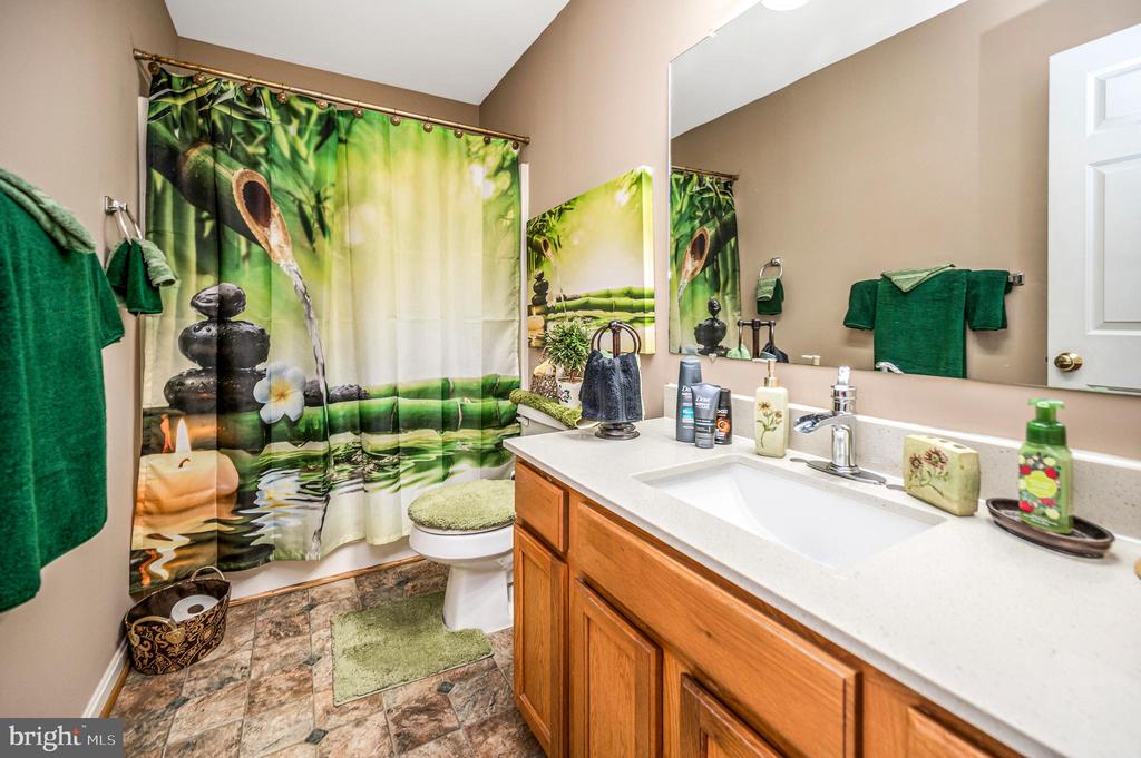 4203 HIDDEN OAK LN, BEALETON, Virginia 22712, 5 Bedrooms Bedrooms, ,3 BathroomsBathrooms,Residential,4203 HIDDEN OAK LN,VAFQ2022812 MLS # VAFQ2022812