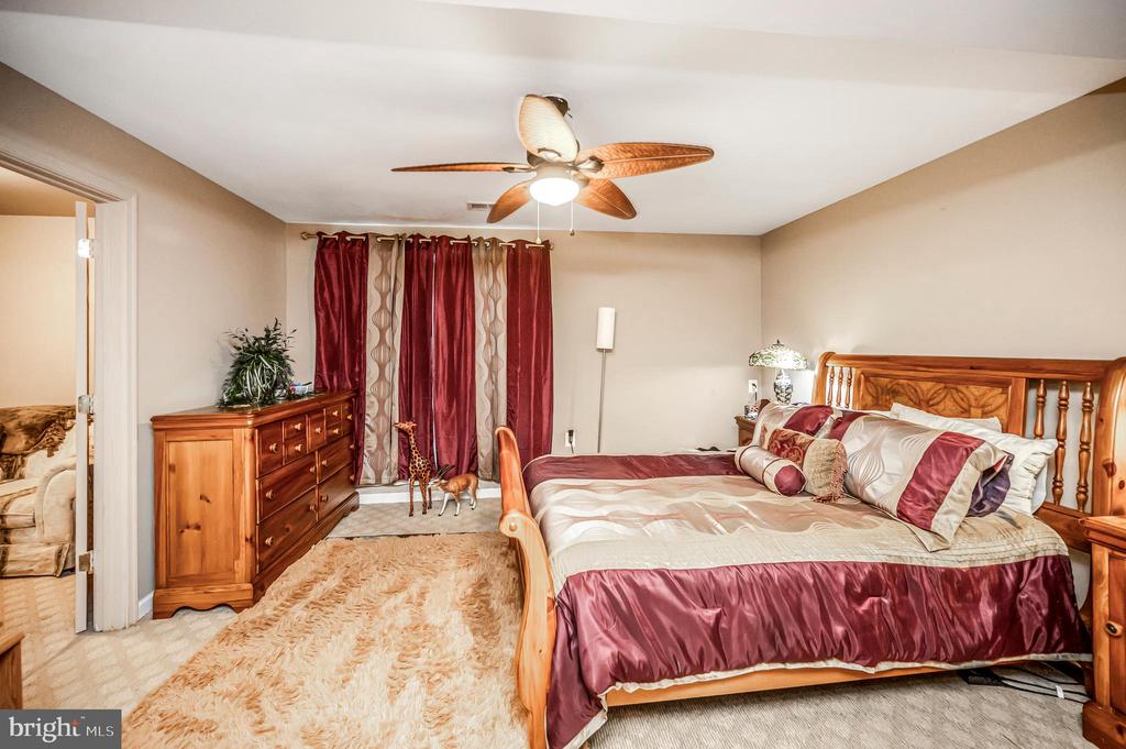 4203 HIDDEN OAK LN, BEALETON, Virginia 22712, 5 Bedrooms Bedrooms, ,3 BathroomsBathrooms,Residential,4203 HIDDEN OAK LN,VAFQ2022812 MLS # VAFQ2022812