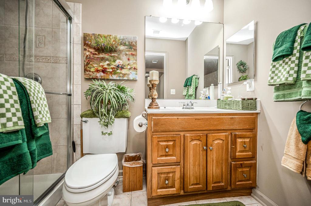 4203 HIDDEN OAK LN, BEALETON, Virginia 22712, 5 Bedrooms Bedrooms, ,3 BathroomsBathrooms,Residential,4203 HIDDEN OAK LN,VAFQ2022812 MLS # VAFQ2022812