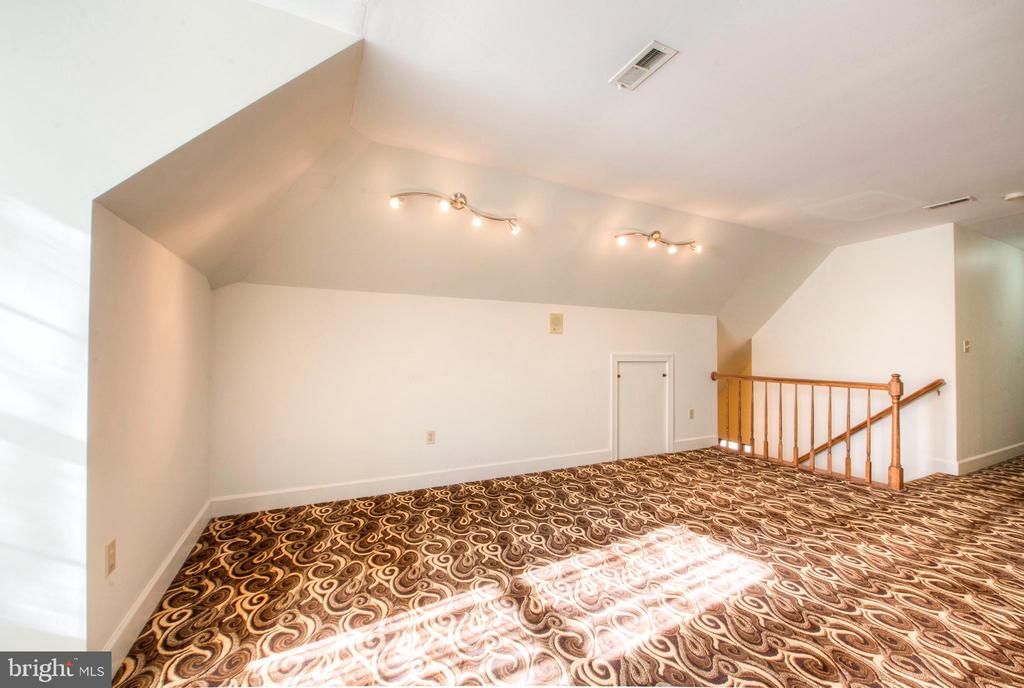 12210 DELL WAY, FREDERICKSBURG, Virginia 22407, 4 Bedrooms Bedrooms, ,3 BathroomsBathrooms,Residential,12210 DELL WAY,VASP2043150 MLS # VASP2043150