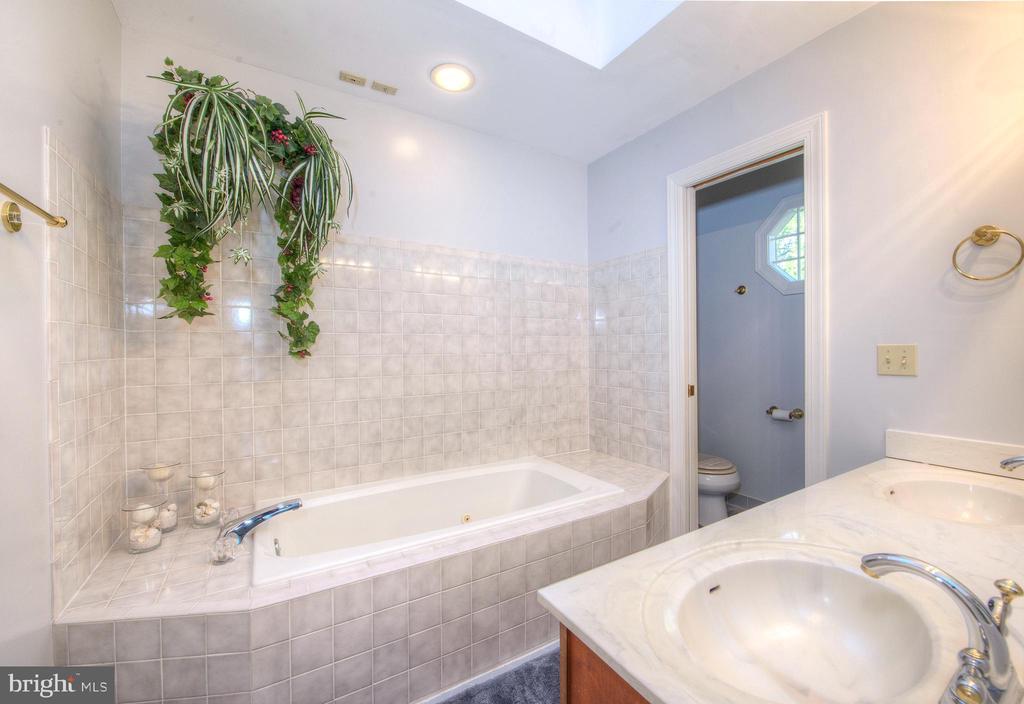 12210 DELL WAY, FREDERICKSBURG, Virginia 22407, 4 Bedrooms Bedrooms, ,3 BathroomsBathrooms,Residential,12210 DELL WAY,VASP2043150 MLS # VASP2043150