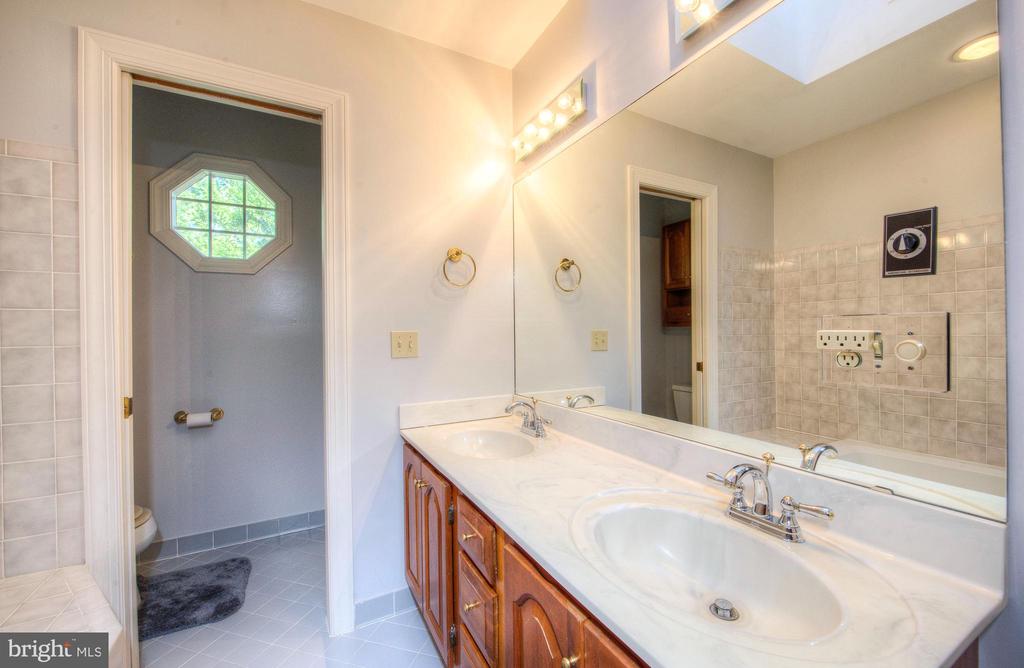 12210 DELL WAY, FREDERICKSBURG, Virginia 22407, 4 Bedrooms Bedrooms, ,3 BathroomsBathrooms,Residential,12210 DELL WAY,VASP2043150 MLS # VASP2043150