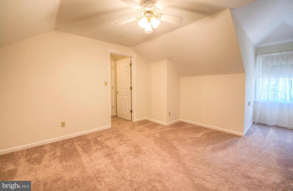 12210 DELL WAY, FREDERICKSBURG, Virginia 22407, 4 Bedrooms Bedrooms, ,3 BathroomsBathrooms,Residential,12210 DELL WAY,VASP2043150 MLS # VASP2043150