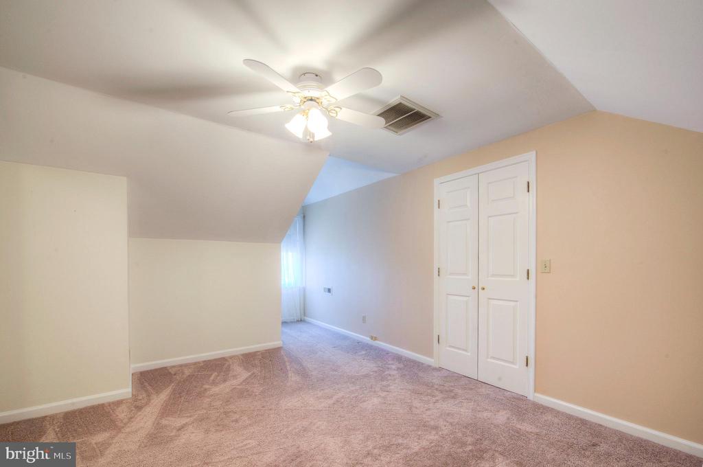 12210 DELL WAY, FREDERICKSBURG, Virginia 22407, 4 Bedrooms Bedrooms, ,3 BathroomsBathrooms,Residential,12210 DELL WAY,VASP2043150 MLS # VASP2043150