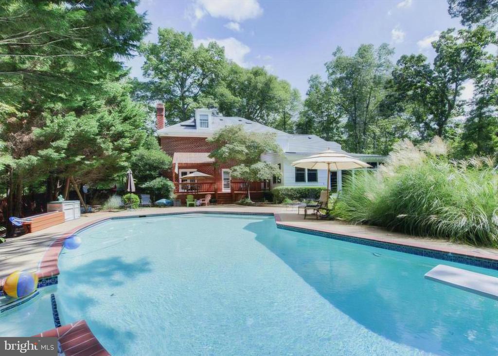 12210 DELL WAY, FREDERICKSBURG, Virginia 22407, 4 Bedrooms Bedrooms, ,3 BathroomsBathrooms,Residential,12210 DELL WAY,VASP2043150 MLS # VASP2043150