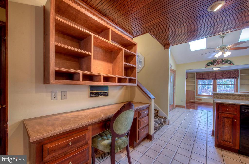 12210 DELL WAY, FREDERICKSBURG, Virginia 22407, 4 Bedrooms Bedrooms, ,3 BathroomsBathrooms,Residential,12210 DELL WAY,VASP2043150 MLS # VASP2043150