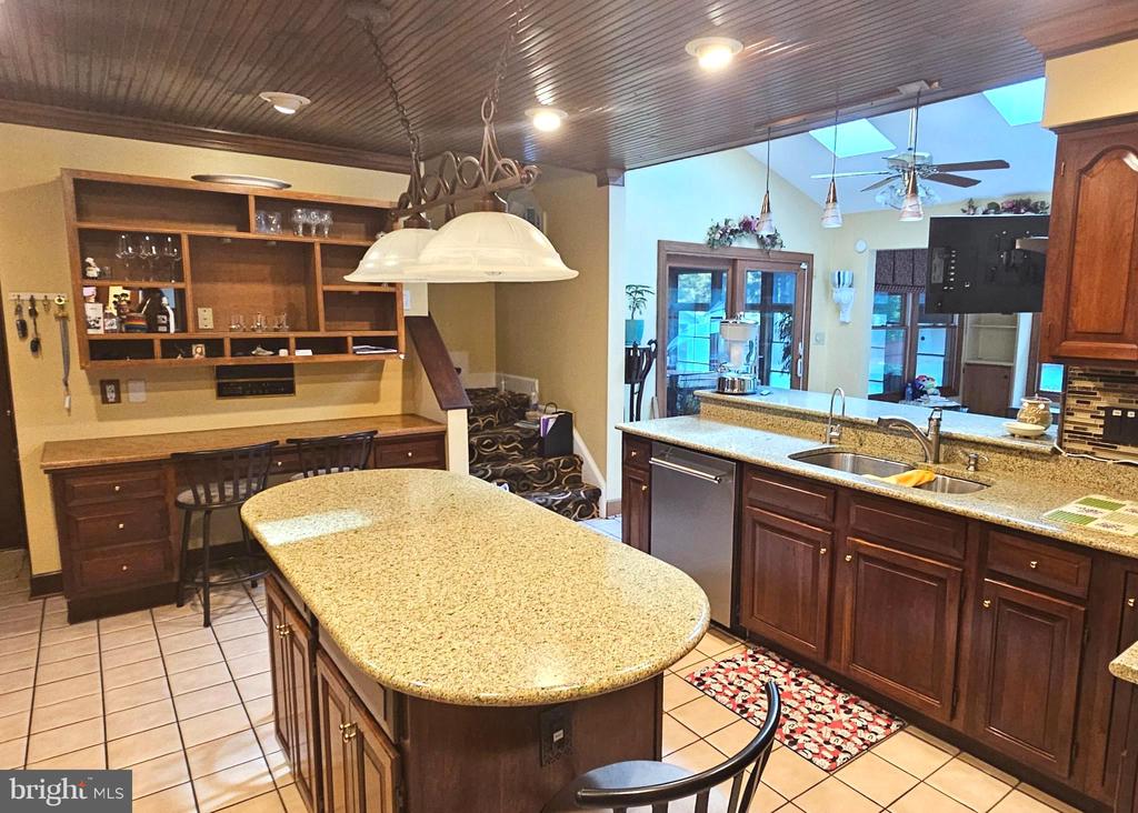 12210 DELL WAY, FREDERICKSBURG, Virginia 22407, 4 Bedrooms Bedrooms, ,3 BathroomsBathrooms,Residential,12210 DELL WAY,VASP2043150 MLS # VASP2043150