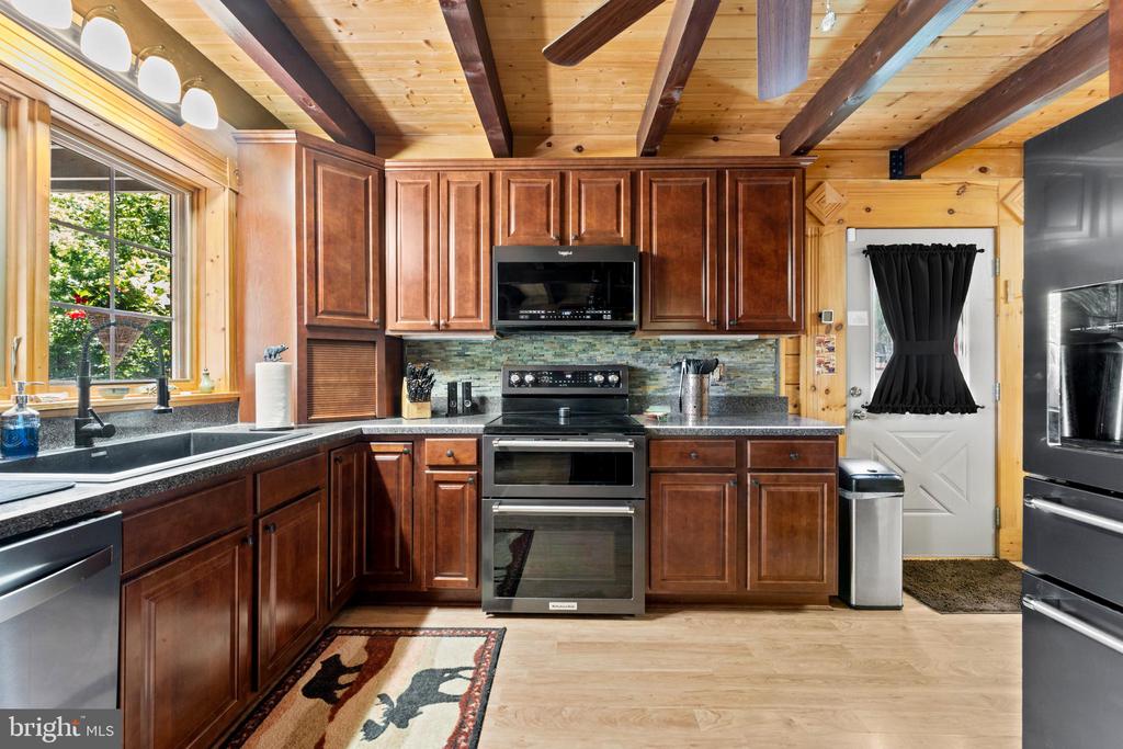 16020 CARRINGTON CT, MINERAL, Virginia 23117, 3 Bedrooms Bedrooms, ,3 BathroomsBathrooms,Residential,KELLY'S LANDING HOA,16020 CARRINGTON CT,VASP2042960 MLS # VASP2042960 16020 CARRINGTON CT, MINERAL, Virginia 23117, 3 Bedrooms Bedrooms, ,3 BathroomsBathrooms,Residential,KELLY'S LANDING HOA,16020 CARRINGTON CT,VASP2042960 MLS # VASP2042960