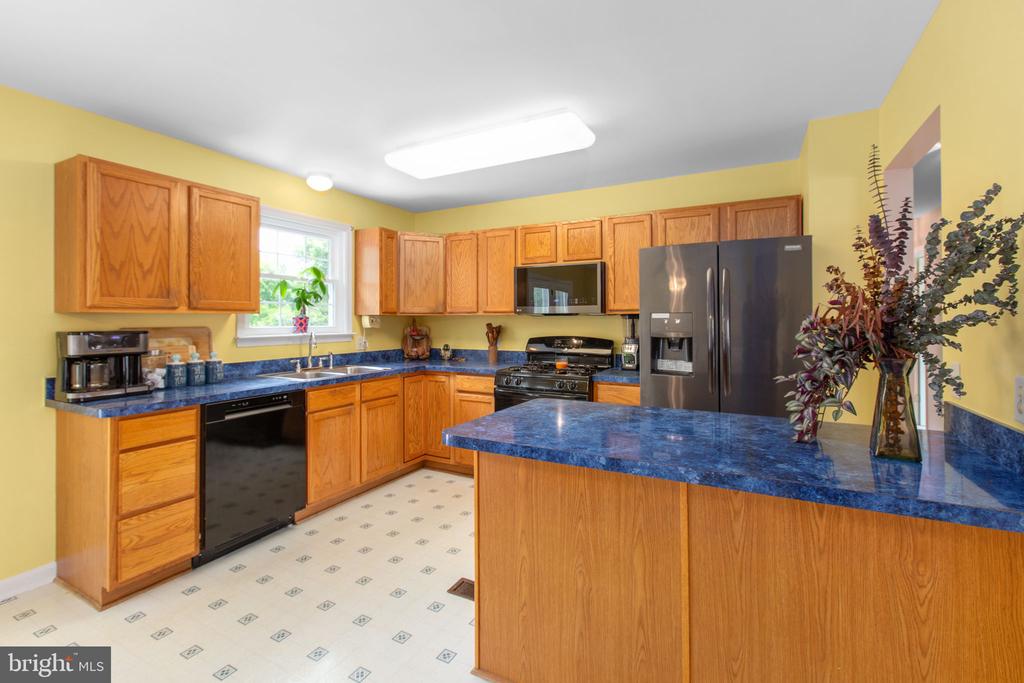 12215 STONEHENGE DR, FREDERICKSBURG, Virginia 22407, 5 Bedrooms Bedrooms, ,3 BathroomsBathrooms,Residential,12215 STONEHENGE DR,VASP2042988 MLS # VASP2042988
