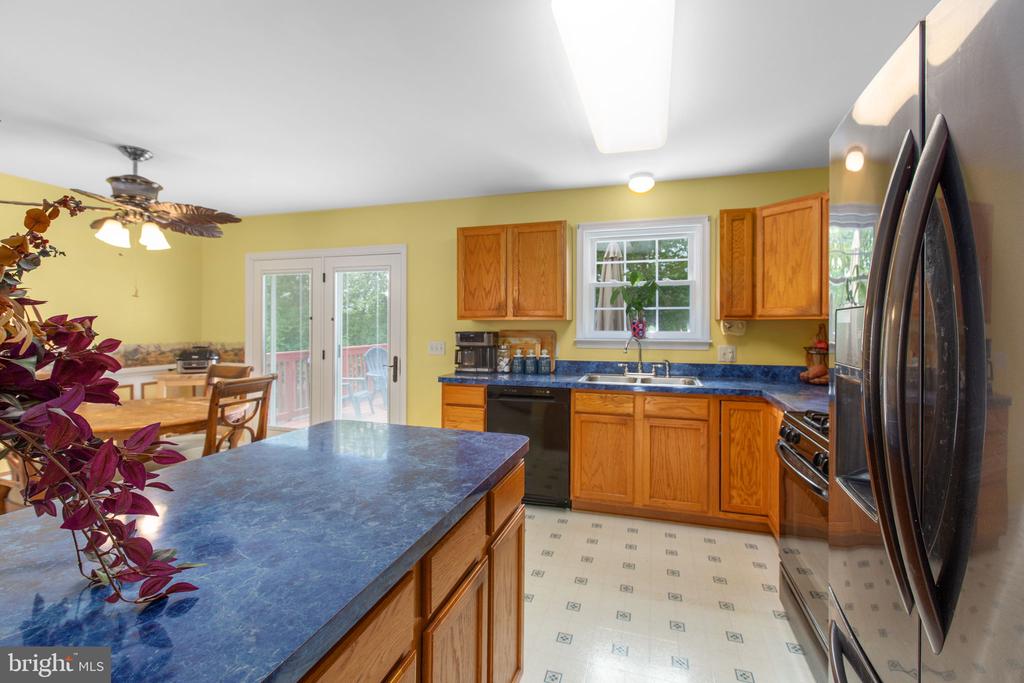 12215 STONEHENGE DR, FREDERICKSBURG, Virginia 22407, 5 Bedrooms Bedrooms, ,3 BathroomsBathrooms,Residential,12215 STONEHENGE DR,VASP2042988 MLS # VASP2042988