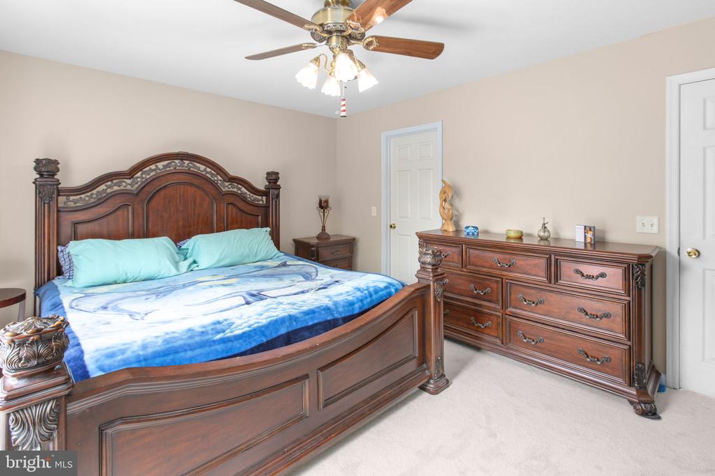 12215 STONEHENGE DR, FREDERICKSBURG, Virginia 22407, 5 Bedrooms Bedrooms, ,3 BathroomsBathrooms,Residential,12215 STONEHENGE DR,VASP2042988 MLS # VASP2042988