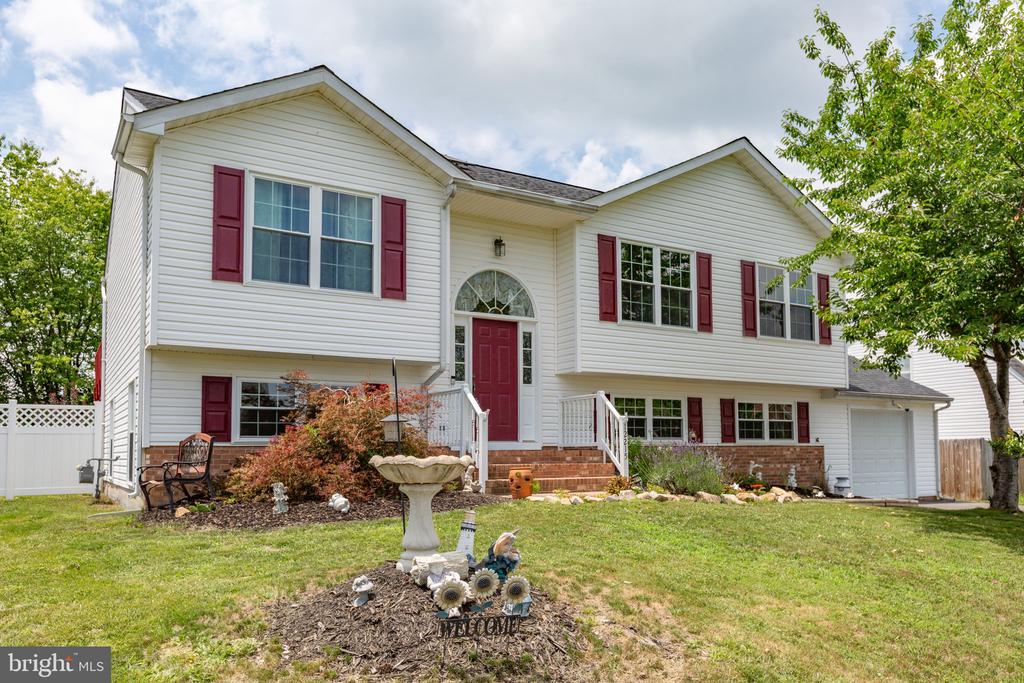 12215 STONEHENGE DR, FREDERICKSBURG, Virginia 22407, 5 Bedrooms Bedrooms, ,3 BathroomsBathrooms,Residential,12215 STONEHENGE DR,VASP2042988 MLS # VASP2042988