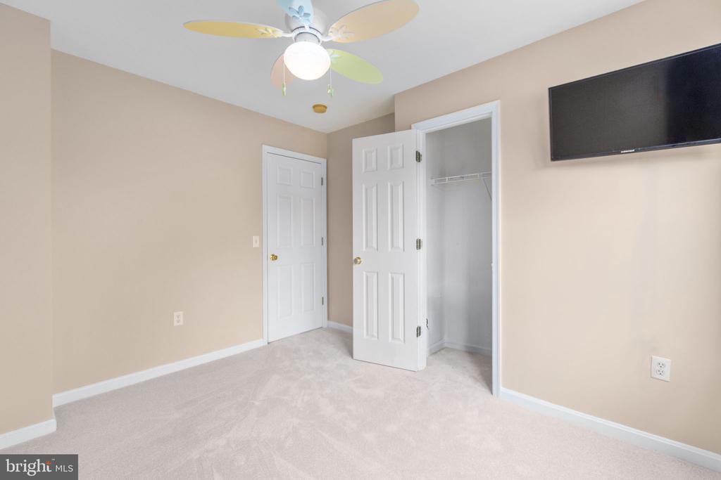 12215 STONEHENGE DR, FREDERICKSBURG, Virginia 22407, 5 Bedrooms Bedrooms, ,3 BathroomsBathrooms,Residential,12215 STONEHENGE DR,VASP2042988 MLS # VASP2042988