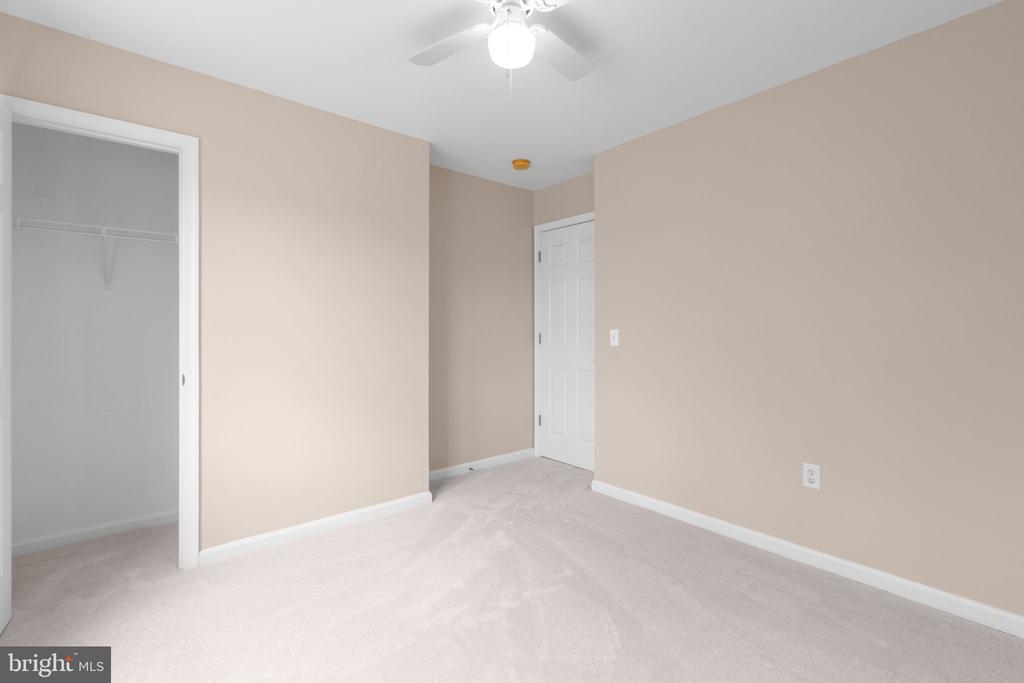 12215 STONEHENGE DR, FREDERICKSBURG, Virginia 22407, 5 Bedrooms Bedrooms, ,3 BathroomsBathrooms,Residential,12215 STONEHENGE DR,VASP2042988 MLS # VASP2042988