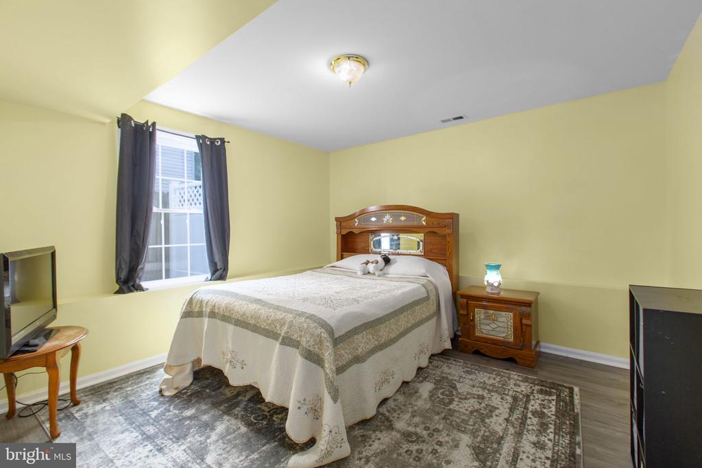 12215 STONEHENGE DR, FREDERICKSBURG, Virginia 22407, 5 Bedrooms Bedrooms, ,3 BathroomsBathrooms,Residential,12215 STONEHENGE DR,VASP2042988 MLS # VASP2042988