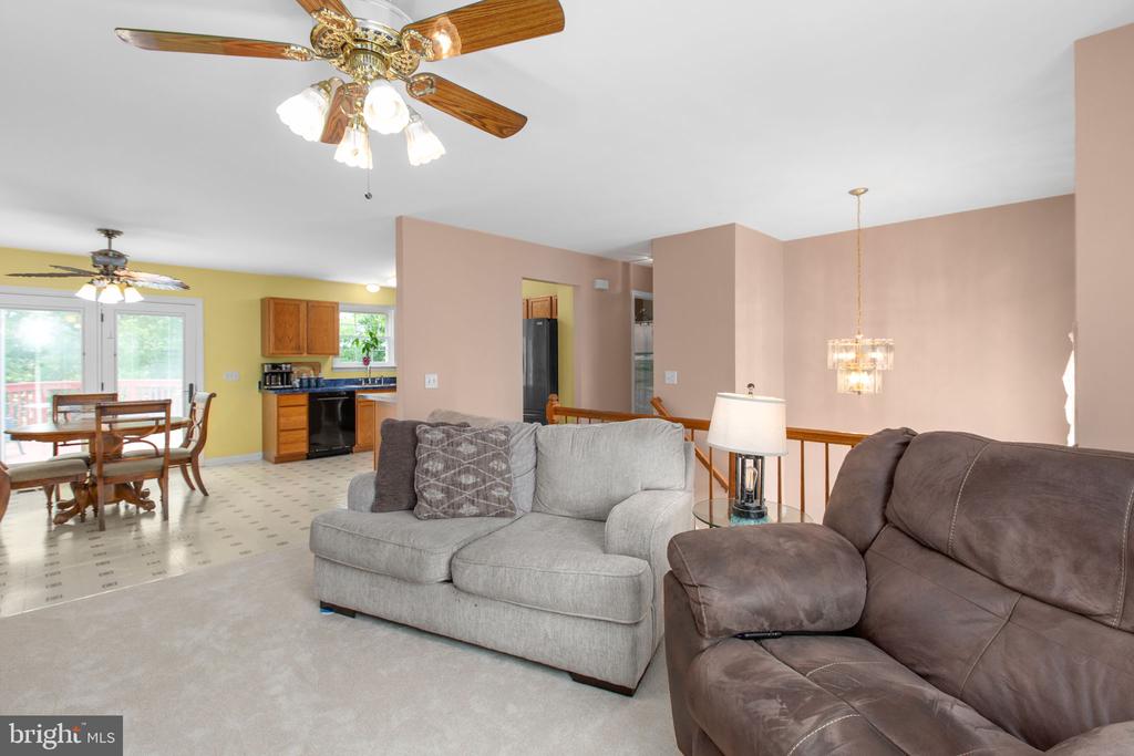 12215 STONEHENGE DR, FREDERICKSBURG, Virginia 22407, 5 Bedrooms Bedrooms, ,3 BathroomsBathrooms,Residential,12215 STONEHENGE DR,VASP2042988 MLS # VASP2042988