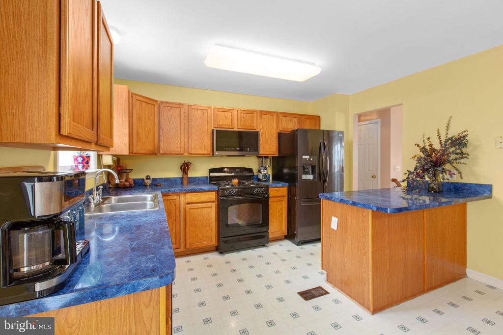 12215 STONEHENGE DR, FREDERICKSBURG, Virginia 22407, 5 Bedrooms Bedrooms, ,3 BathroomsBathrooms,Residential,12215 STONEHENGE DR,VASP2042988 MLS # VASP2042988