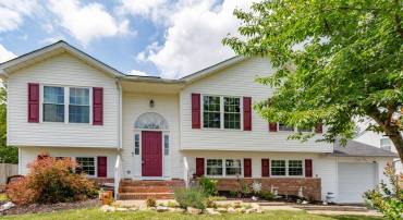 12215 STONEHENGE DR, FREDERICKSBURG, Virginia 22407, 5 Bedrooms Bedrooms, ,3 BathroomsBathrooms,Residential,12215 STONEHENGE DR,VASP2042988 MLS # VASP2042988
