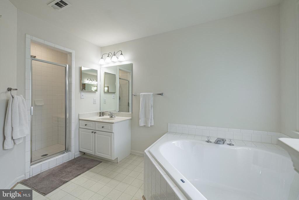 11004 PLUME CT, FREDERICKSBURG, Virginia 22407, 5 Bedrooms Bedrooms, ,3 BathroomsBathrooms,Residential,11004 PLUME CT,VASP2043516 MLS # VASP2043516