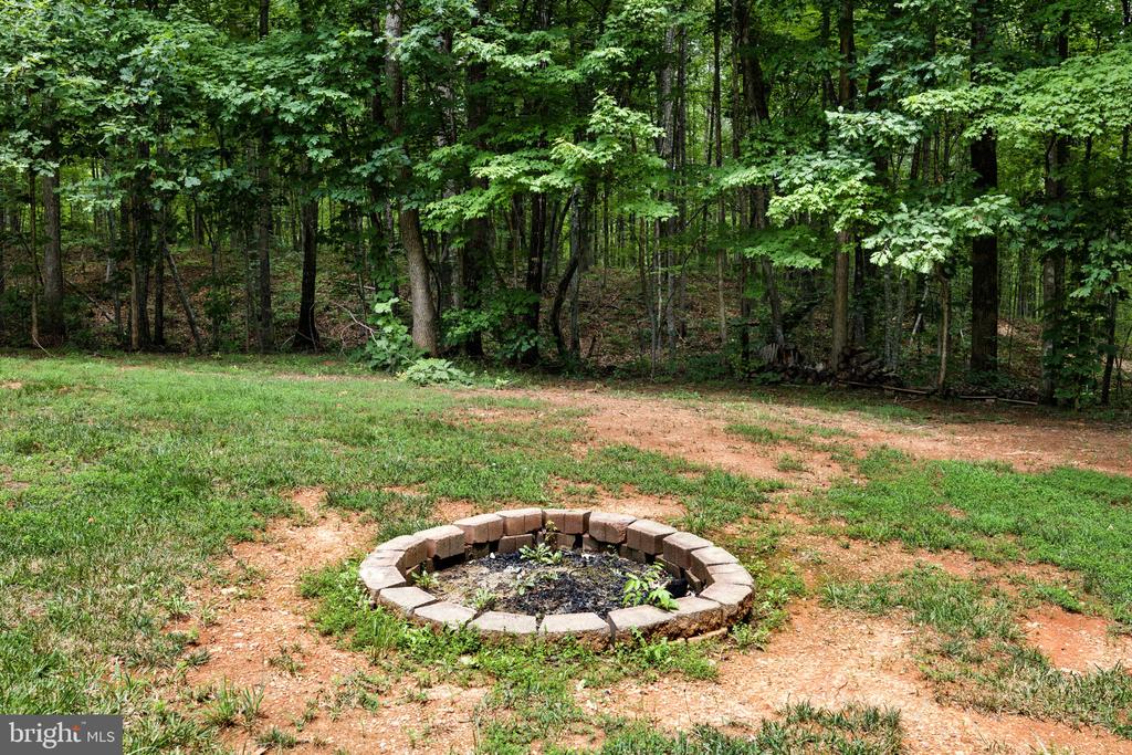 9631 NOTTOWAY LN, SPOTSYLVANIA, Virginia 22551, 5 Bedrooms Bedrooms, ,3 BathroomsBathrooms,Residential,9631 NOTTOWAY LN,VASP2043524 MLS # VASP2043524