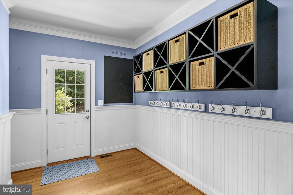 9631 NOTTOWAY LN, SPOTSYLVANIA, Virginia 22551, 5 Bedrooms Bedrooms, ,3 BathroomsBathrooms,Residential,9631 NOTTOWAY LN,VASP2043524 MLS # VASP2043524