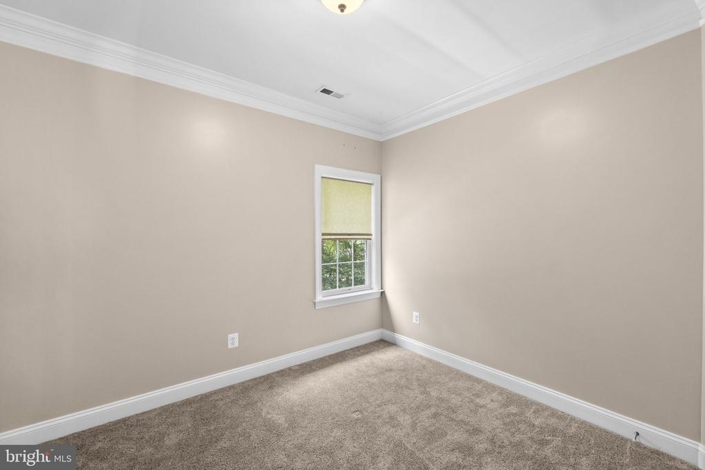 9631 NOTTOWAY LN, SPOTSYLVANIA, Virginia 22551, 5 Bedrooms Bedrooms, ,3 BathroomsBathrooms,Residential,9631 NOTTOWAY LN,VASP2043524 MLS # VASP2043524