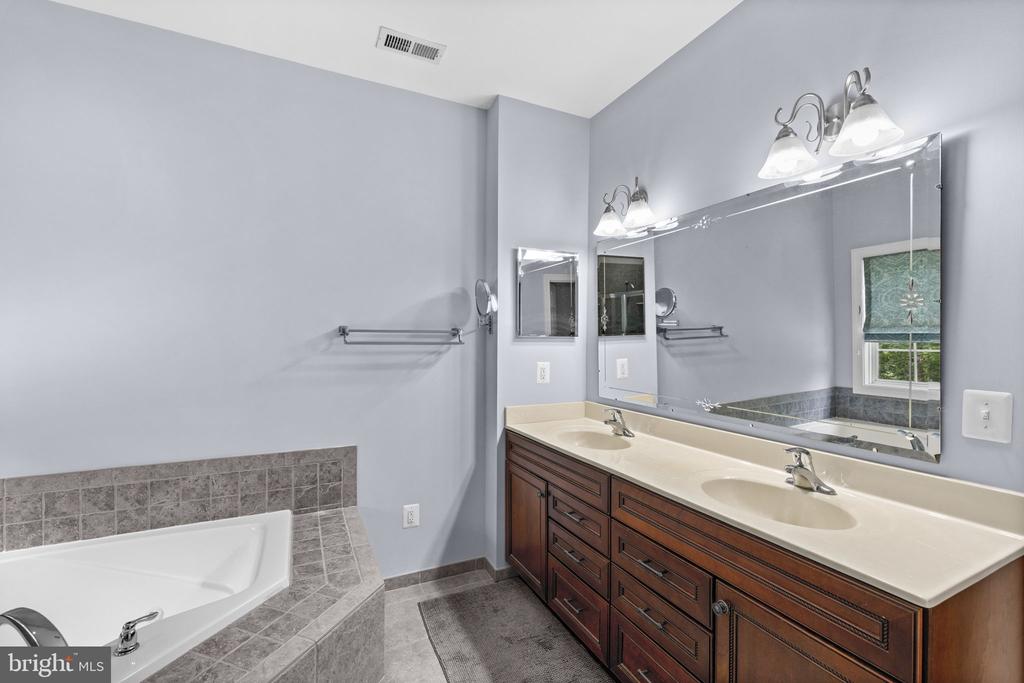9631 NOTTOWAY LN, SPOTSYLVANIA, Virginia 22551, 5 Bedrooms Bedrooms, ,3 BathroomsBathrooms,Residential,9631 NOTTOWAY LN,VASP2043524 MLS # VASP2043524