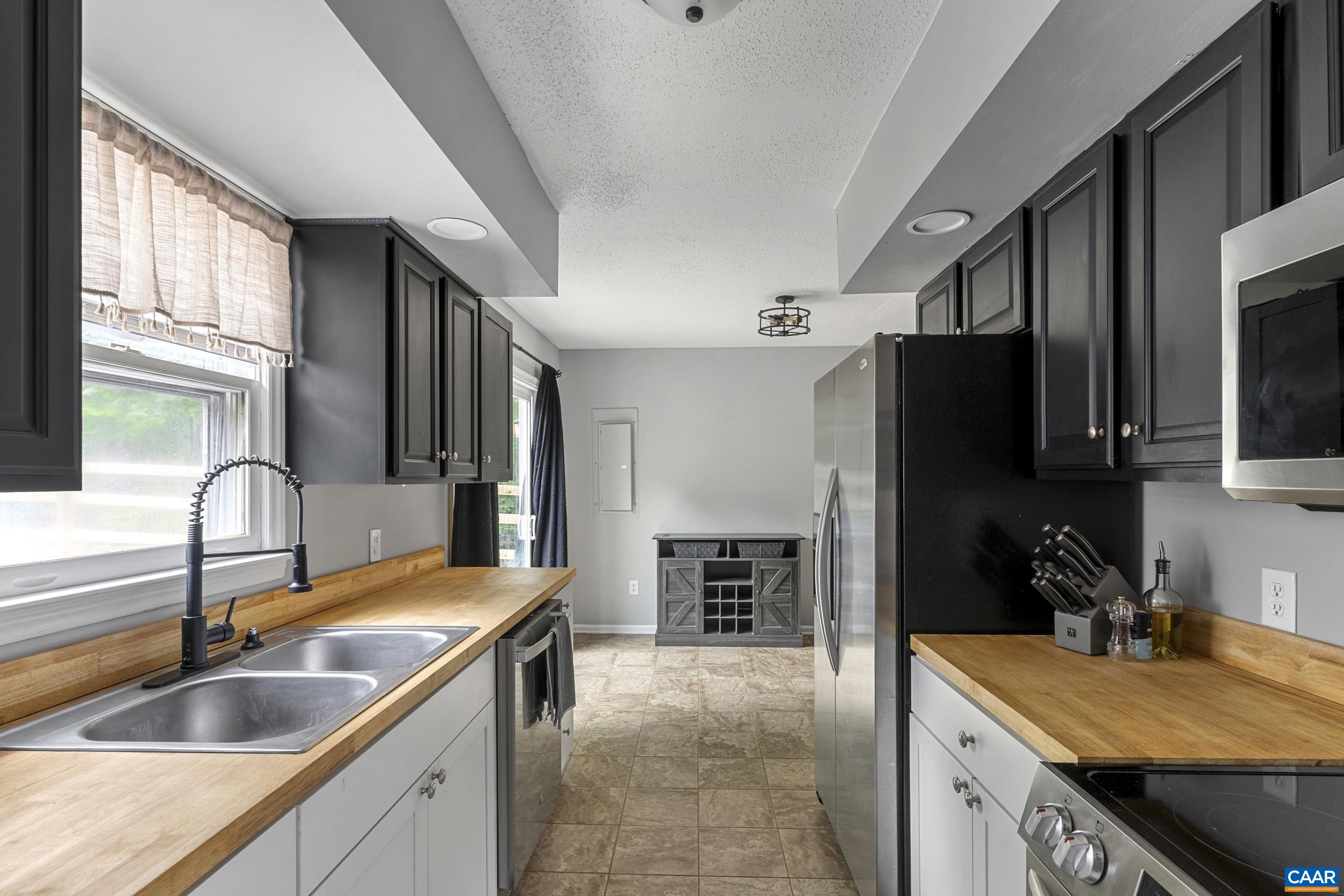 95 B-A-H RD, SCOTTSVILLE, Virginia 24590, 3 Bedrooms Bedrooms, ,2 BathroomsBathrooms,Residential,95 B-A-H RD,679172 MLS # 679172 95 B-A-H RD, SCOTTSVILLE, Virginia 24590, 3 Bedrooms Bedrooms, ,2 BathroomsBathrooms,Residential,95 B-A-H RD,679172 MLS # 679172