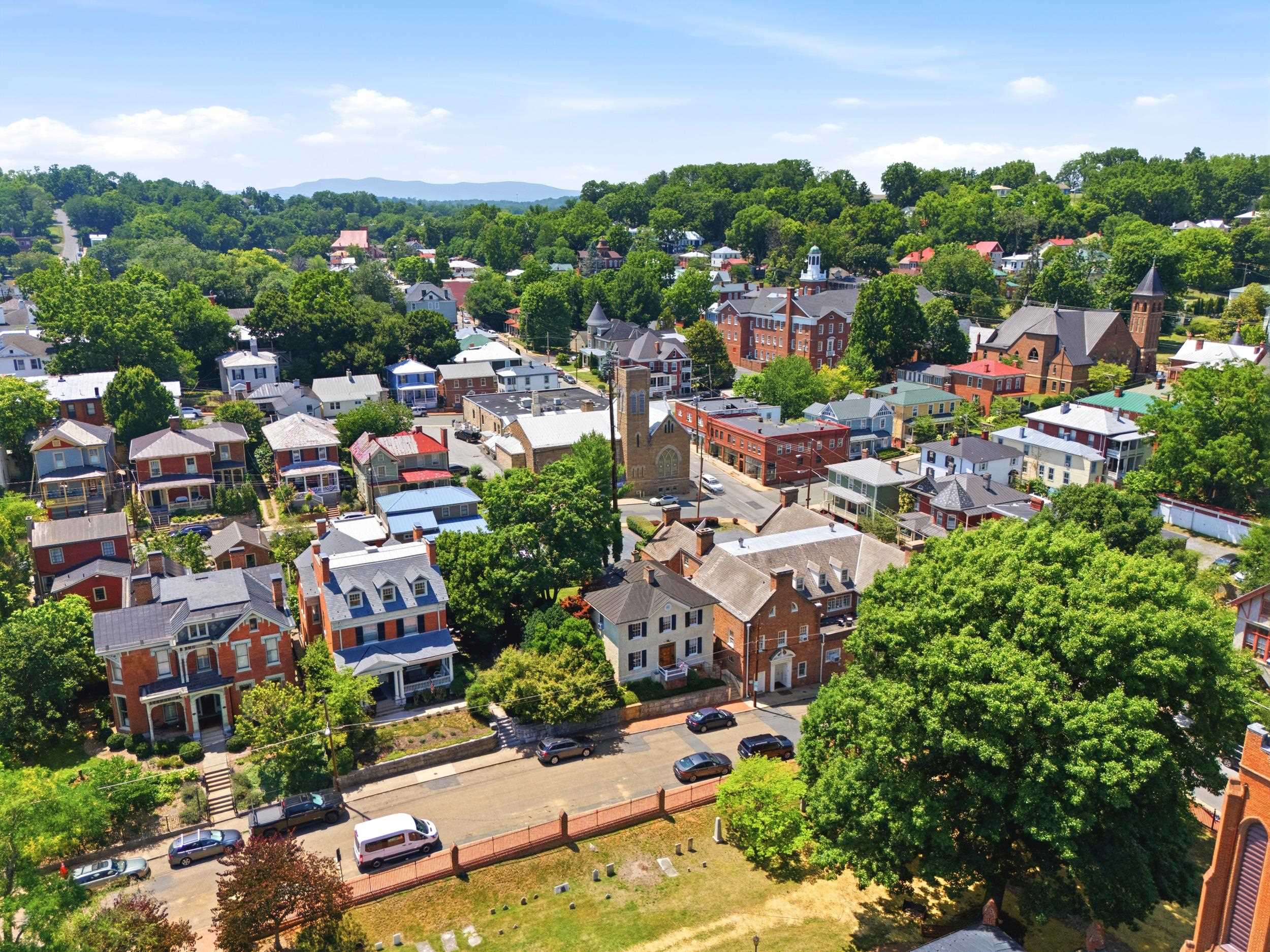 10 CHURCH ST, STAUNTON, Virginia 24401, 3 Bedrooms Bedrooms, ,2 BathroomsBathrooms,Residential,10 CHURCH ST,679173 MLS # 679173 10 CHURCH ST, STAUNTON, Virginia 24401, 3 Bedrooms Bedrooms, ,2 BathroomsBathrooms,Residential,10 CHURCH ST,679173 MLS # 679173
