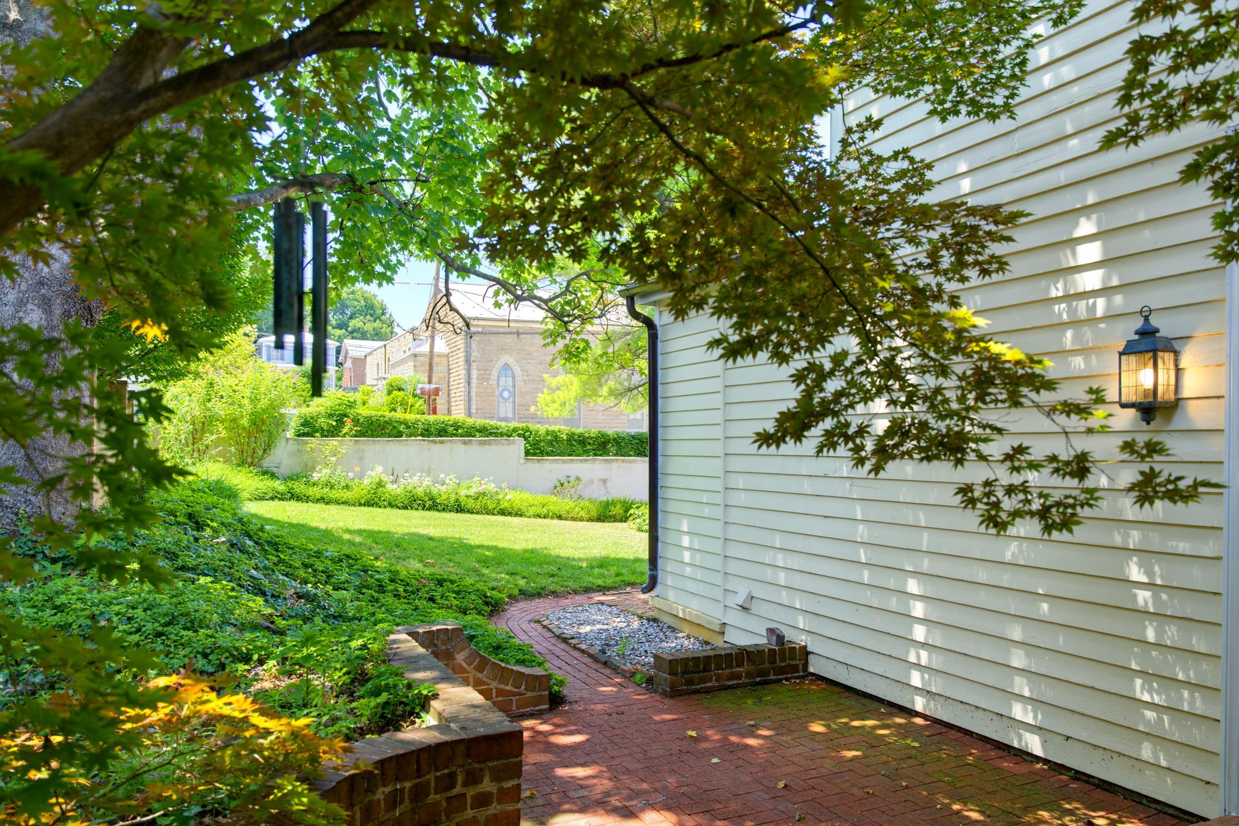 10 CHURCH ST, STAUNTON, Virginia 24401, 3 Bedrooms Bedrooms, ,2 BathroomsBathrooms,Residential,10 CHURCH ST,679173 MLS # 679173 10 CHURCH ST, STAUNTON, Virginia 24401, 3 Bedrooms Bedrooms, ,2 BathroomsBathrooms,Residential,10 CHURCH ST,679173 MLS # 679173