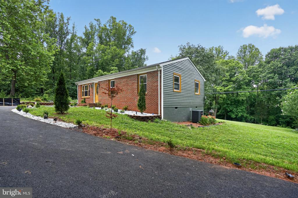 10362 MOUNT ZION CHURCH RD, BRANDY STATION, Virginia 22714, 3 Bedrooms Bedrooms, ,1 BathroomBathrooms,Residential,10362 MOUNT ZION CHURCH RD,VACU2014238 MLS # VACU2014238