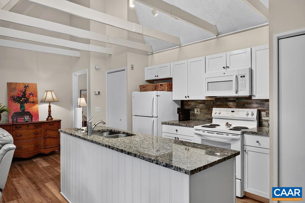 25 HICKORYNUT RD, WINTERGREEN RESORT, Virginia 22967, 2 Bedrooms Bedrooms, ,2 BathroomsBathrooms,Residential,25 HICKORYNUT RD,678251 MLS # 678251 25 HICKORYNUT RD, WINTERGREEN RESORT, Virginia 22967, 2 Bedrooms Bedrooms, ,2 BathroomsBathrooms,Residential,25 HICKORYNUT RD,678251 MLS # 678251
