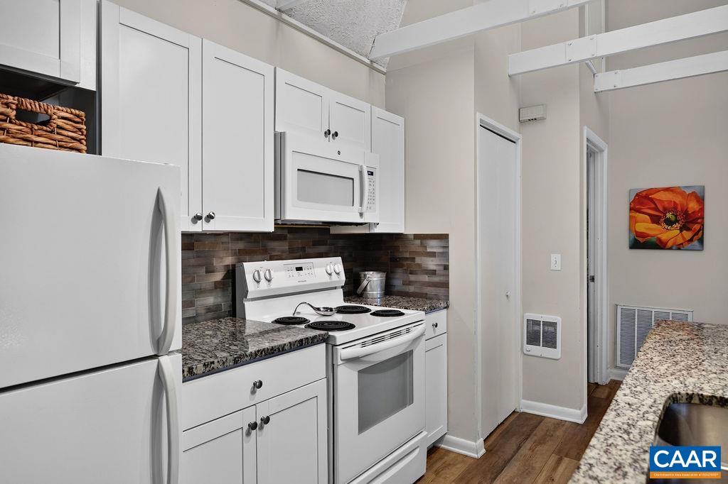 25 HICKORYNUT RD, WINTERGREEN RESORT, Virginia 22967, 2 Bedrooms Bedrooms, ,2 BathroomsBathrooms,Residential,25 HICKORYNUT RD,678251 MLS # 678251 25 HICKORYNUT RD, WINTERGREEN RESORT, Virginia 22967, 2 Bedrooms Bedrooms, ,2 BathroomsBathrooms,Residential,25 HICKORYNUT RD,678251 MLS # 678251