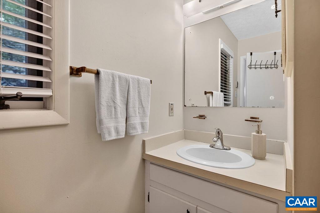 25 HICKORYNUT RD, WINTERGREEN RESORT, Virginia 22967, 2 Bedrooms Bedrooms, ,2 BathroomsBathrooms,Residential,25 HICKORYNUT RD,678251 MLS # 678251 25 HICKORYNUT RD, WINTERGREEN RESORT, Virginia 22967, 2 Bedrooms Bedrooms, ,2 BathroomsBathrooms,Residential,25 HICKORYNUT RD,678251 MLS # 678251