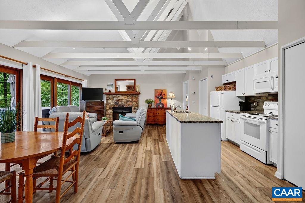 25 HICKORYNUT RD, WINTERGREEN RESORT, Virginia 22967, 2 Bedrooms Bedrooms, ,2 BathroomsBathrooms,Residential,25 HICKORYNUT RD,678251 MLS # 678251 25 HICKORYNUT RD, WINTERGREEN RESORT, Virginia 22967, 2 Bedrooms Bedrooms, ,2 BathroomsBathrooms,Residential,25 HICKORYNUT RD,678251 MLS # 678251
