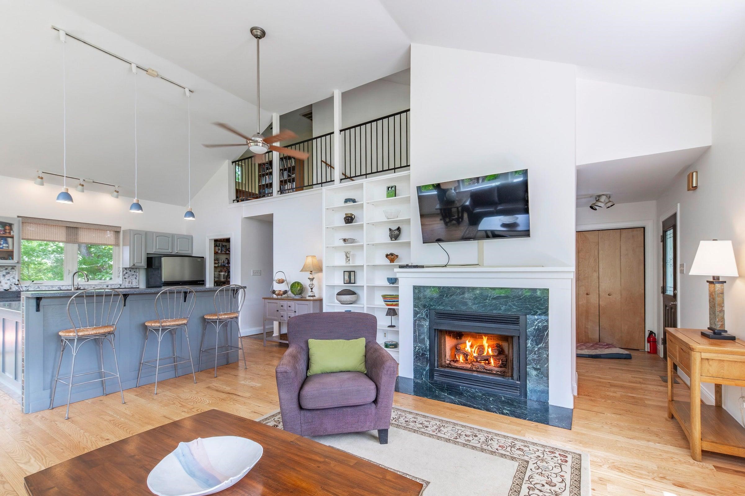Comfortable living and effortless entertaining. Comfortable living and effortless entertaining.