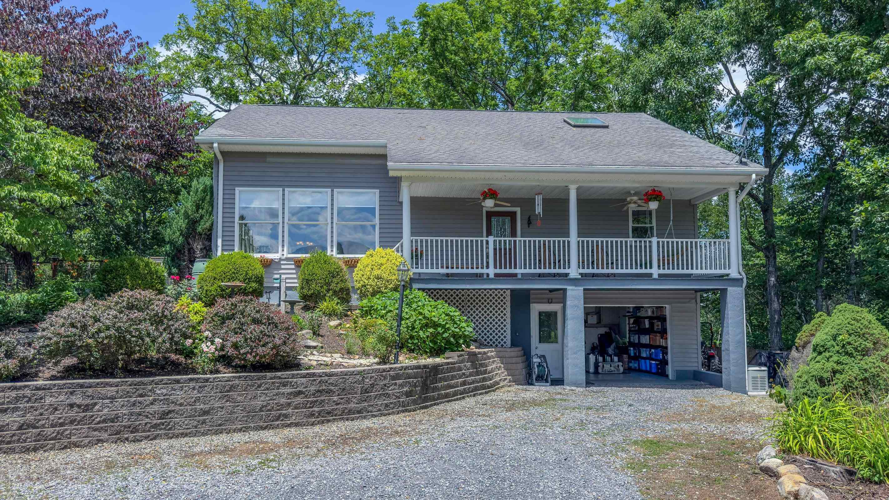 40 WEAVERS WAY, BUENA VISTA, Virginia 24416, 3 Bedrooms Bedrooms, ,4 BathroomsBathrooms,Residential,40 Weavers Way Buena Vista, VA 24416,40 WEAVERS WAY,679179 MLS # 679179 40 WEAVERS WAY, BUENA VISTA, Virginia 24416, 3 Bedrooms Bedrooms, ,4 BathroomsBathrooms,Residential,40 Weavers Way Buena Vista, VA 24416,40 WEAVERS WAY,679179 MLS # 679179