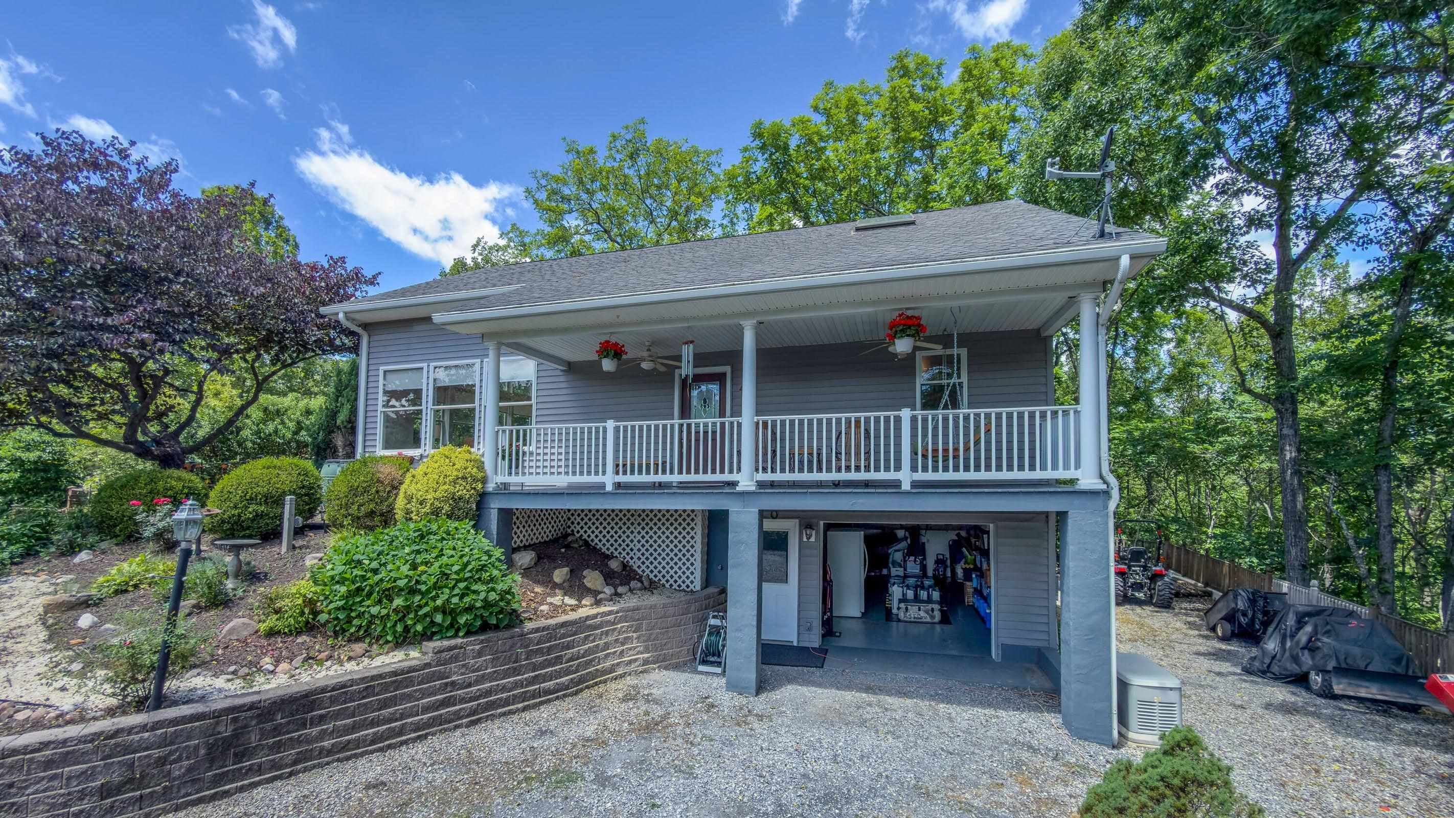 40 WEAVERS WAY, BUENA VISTA, Virginia 24416, 3 Bedrooms Bedrooms, ,4 BathroomsBathrooms,Residential,40 Weavers Way Buena Vista, VA 24416,40 WEAVERS WAY,679179 MLS # 679179 40 WEAVERS WAY, BUENA VISTA, Virginia 24416, 3 Bedrooms Bedrooms, ,4 BathroomsBathrooms,Residential,40 Weavers Way Buena Vista, VA 24416,40 WEAVERS WAY,679179 MLS # 679179