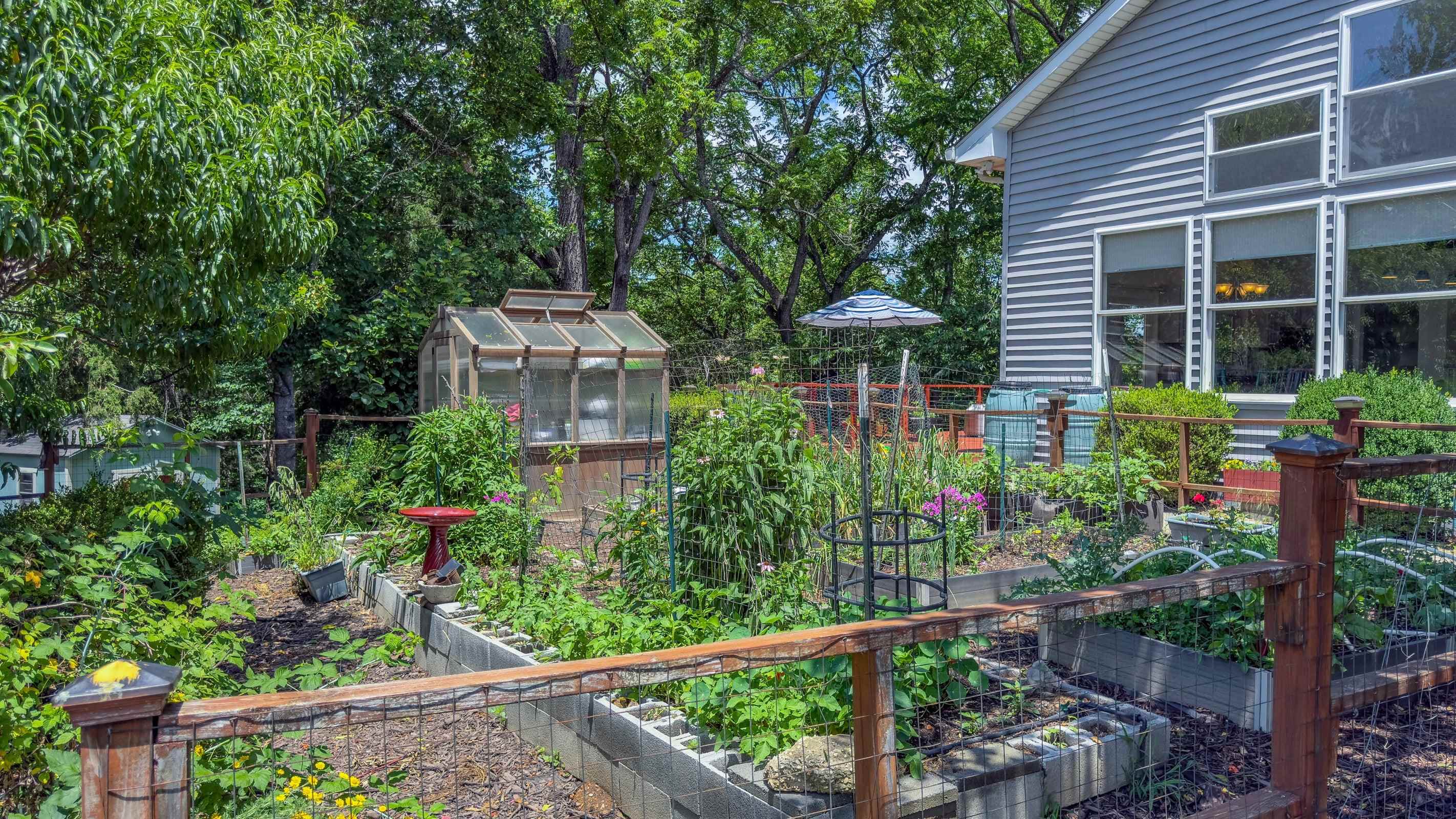 40 WEAVERS WAY, BUENA VISTA, Virginia 24416, 3 Bedrooms Bedrooms, ,4 BathroomsBathrooms,Residential,40 Weavers Way Buena Vista, VA 24416,40 WEAVERS WAY,679179 MLS # 679179 40 WEAVERS WAY, BUENA VISTA, Virginia 24416, 3 Bedrooms Bedrooms, ,4 BathroomsBathrooms,Residential,40 Weavers Way Buena Vista, VA 24416,40 WEAVERS WAY,679179 MLS # 679179