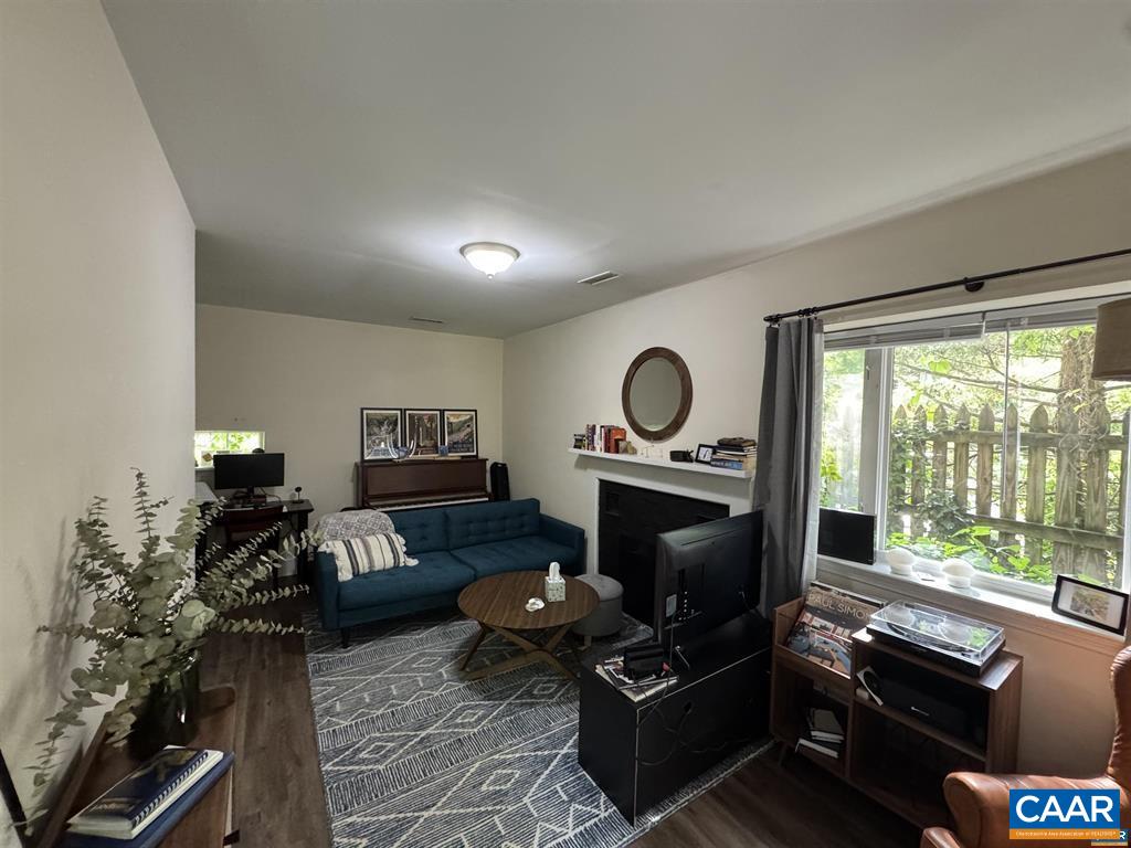 1820 RUGBY PL, CHARLOTTESVILLE, Virginia 22903, 1 Bedroom Bedrooms, ,1 BathroomBathrooms,Residential,1820 RUGBY PL,679194 MLS # 679194 1820 RUGBY PL, CHARLOTTESVILLE, Virginia 22903, 1 Bedroom Bedrooms, ,1 BathroomBathrooms,Residential,1820 RUGBY PL,679194 MLS # 679194