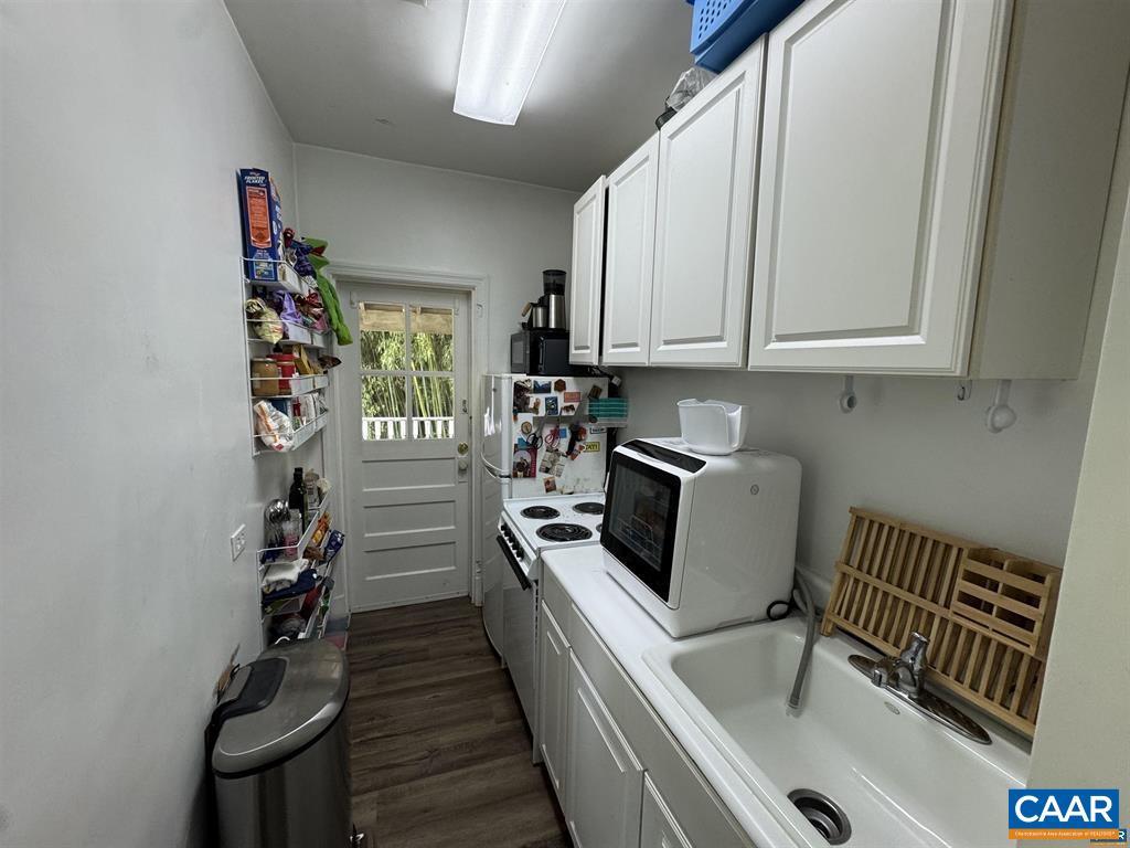 1820 RUGBY PL, CHARLOTTESVILLE, Virginia 22903, 1 Bedroom Bedrooms, ,1 BathroomBathrooms,Residential,1820 RUGBY PL,679194 MLS # 679194 1820 RUGBY PL, CHARLOTTESVILLE, Virginia 22903, 1 Bedroom Bedrooms, ,1 BathroomBathrooms,Residential,1820 RUGBY PL,679194 MLS # 679194