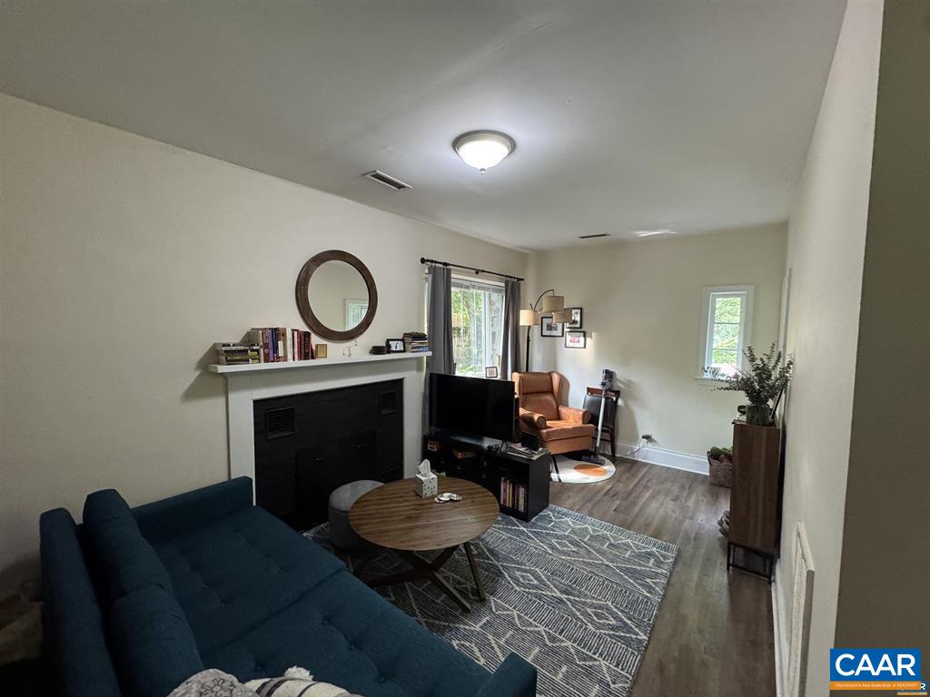 1820 RUGBY PL, CHARLOTTESVILLE, Virginia 22903, 1 Bedroom Bedrooms, ,1 BathroomBathrooms,Residential,1820 RUGBY PL,679194 MLS # 679194 1820 RUGBY PL, CHARLOTTESVILLE, Virginia 22903, 1 Bedroom Bedrooms, ,1 BathroomBathrooms,Residential,1820 RUGBY PL,679194 MLS # 679194