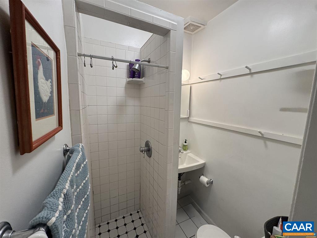 1820 RUGBY PL, CHARLOTTESVILLE, Virginia 22903, 1 Bedroom Bedrooms, ,1 BathroomBathrooms,Residential,1820 RUGBY PL,679194 MLS # 679194 1820 RUGBY PL, CHARLOTTESVILLE, Virginia 22903, 1 Bedroom Bedrooms, ,1 BathroomBathrooms,Residential,1820 RUGBY PL,679194 MLS # 679194