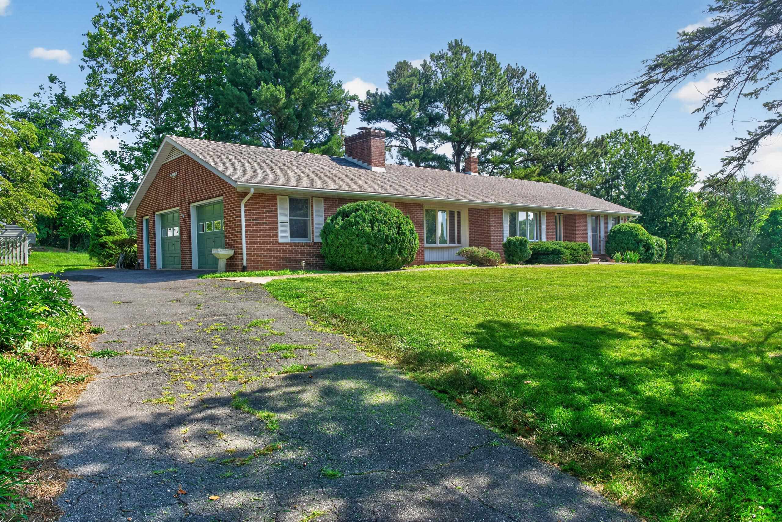 361 HOWARDSVILLE RD, STAUNTON, Virginia 24401, 3 Bedrooms Bedrooms, ,3 BathroomsBathrooms,Residential,361 HOWARDSVILLE RD,679196 MLS # 679196