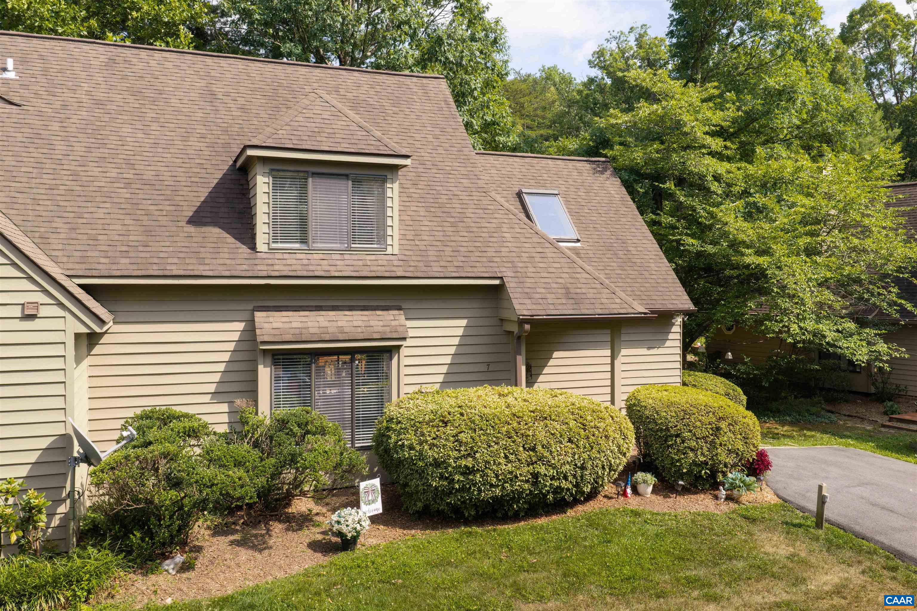 7 RIDGEVIEW CIR, CHARLOTTESVILLE, Virginia 22902, 3 Bedrooms Bedrooms, ,2 BathroomsBathrooms,Residential,7 RIDGEVIEW CIR,679149 MLS # 679149 7 RIDGEVIEW CIR, CHARLOTTESVILLE, Virginia 22902, 3 Bedrooms Bedrooms, ,2 BathroomsBathrooms,Residential,7 RIDGEVIEW CIR,679149 MLS # 679149