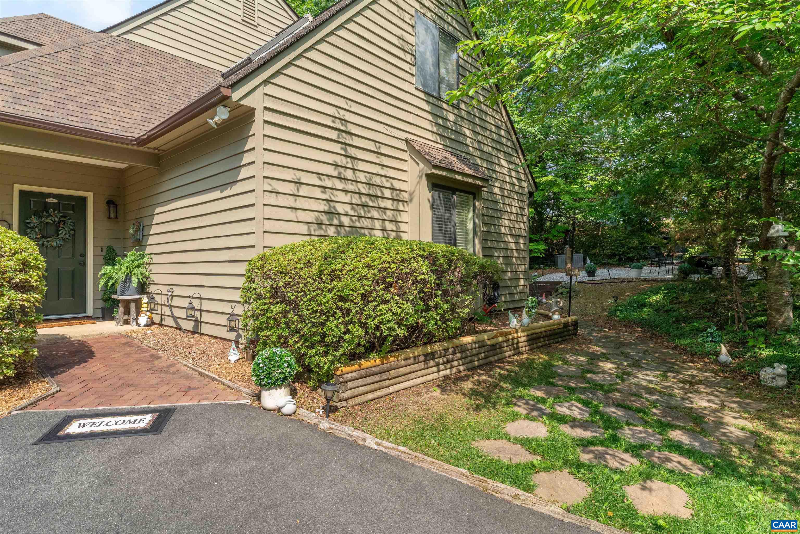 7 RIDGEVIEW CIR, CHARLOTTESVILLE, Virginia 22902, 3 Bedrooms Bedrooms, ,2 BathroomsBathrooms,Residential,7 RIDGEVIEW CIR,679149 MLS # 679149 7 RIDGEVIEW CIR, CHARLOTTESVILLE, Virginia 22902, 3 Bedrooms Bedrooms, ,2 BathroomsBathrooms,Residential,7 RIDGEVIEW CIR,679149 MLS # 679149